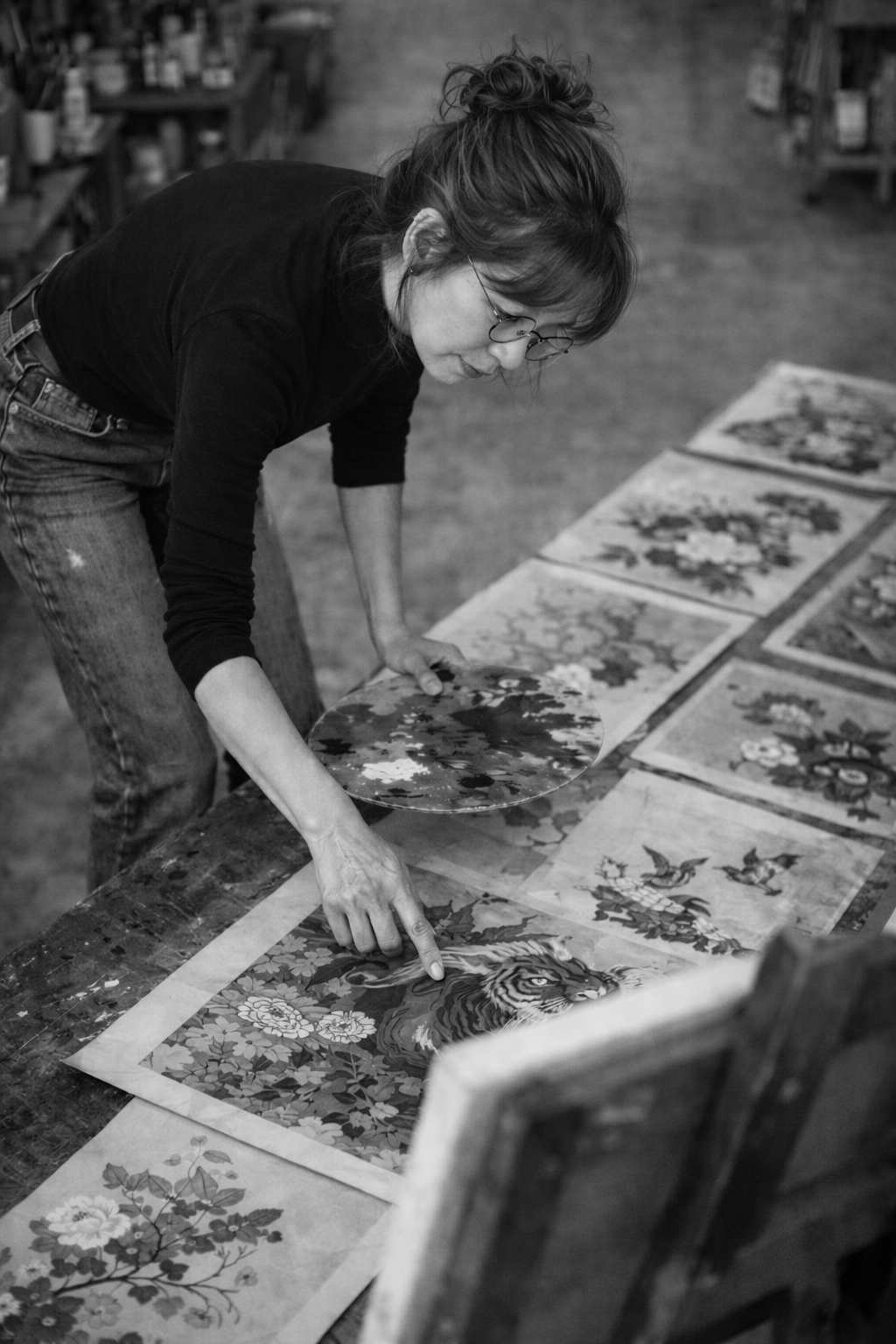 Artist YE-IN at work